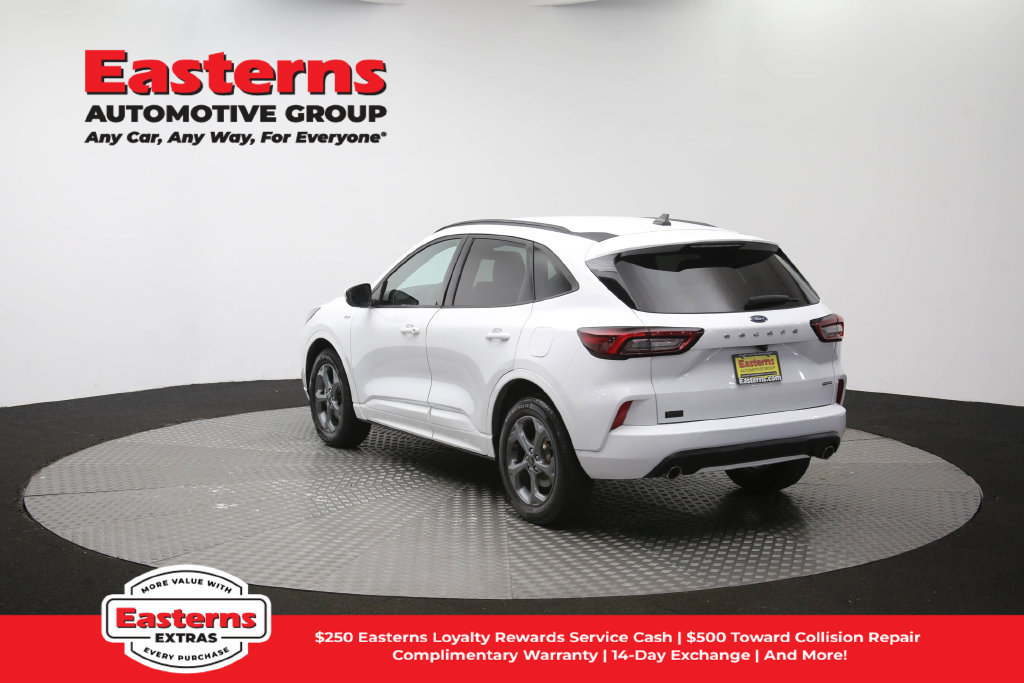 Used 2023 Ford Escape ST-Line Select AWD/4WD image 65