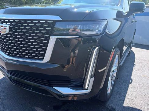 Used 2024 Cadillac Escalade Premium Luxury w/ LPO, Floor Liner Package AWD/4WD image 9