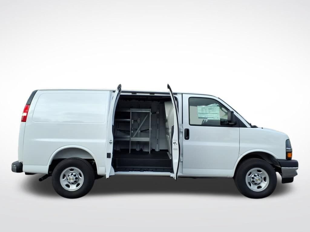 New 2026 Chevrolet Express 2500 w/ Driver Convenience Package RWD image 20