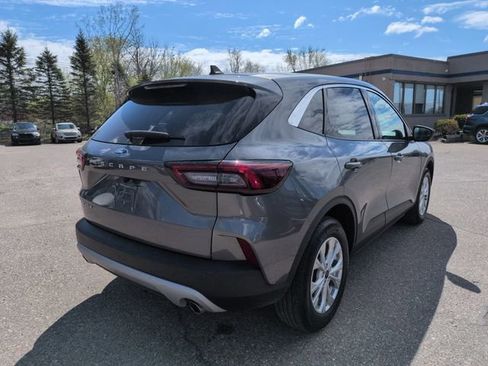 Used 2023 Ford Escape Active w/ Cold Weather Package FWD image 5