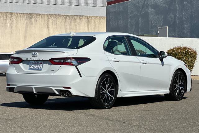 Certified 2022 Toyota Camry SE FWD image 2