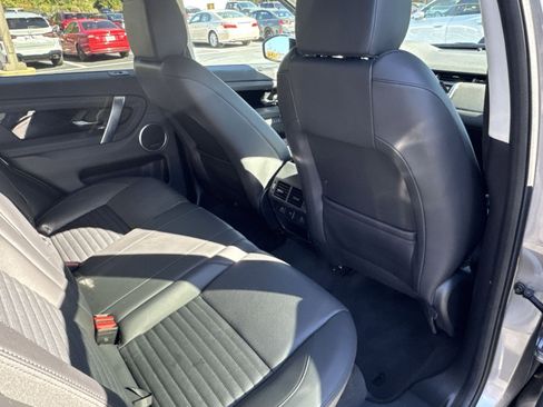 Used 2023 Land Rover Discovery Sport SE image 32