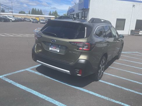 Used 2022 Subaru Outback Limited AWD/4WD image 5