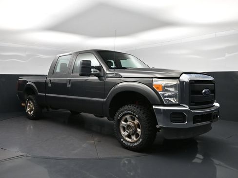 Used 2016 Ford F250 XL w/ XL Appearance Package AWD/4WD image 9