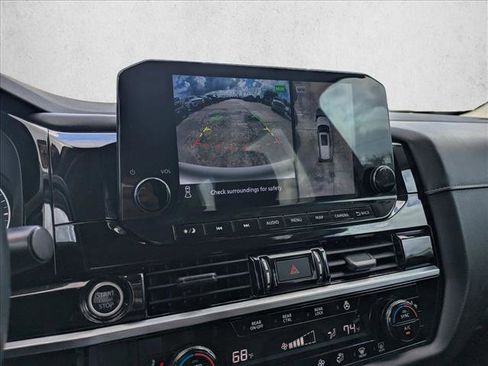 Used 2022 Nissan Pathfinder SL w/ Lighting Package (N92) FWD image 12