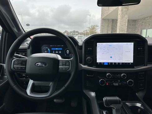 New 2025 Ford F150 Lightning XLT image 38