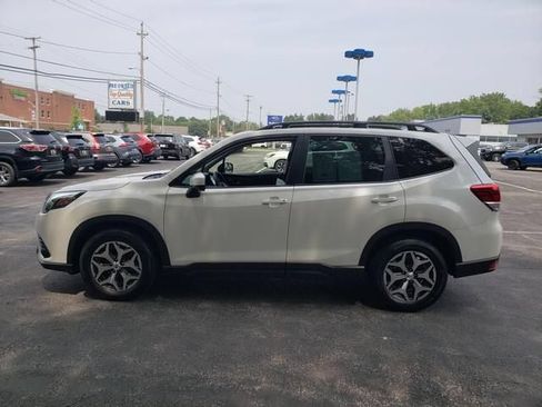 Certified 2023 Subaru Forester Premium AWD/4WD image 7