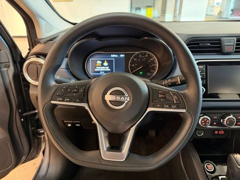 Used 2025 Nissan Versa SV FWD image 27