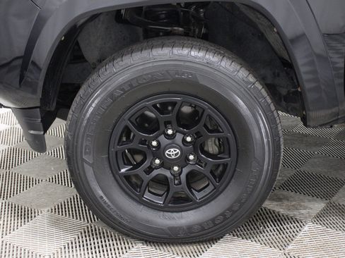 Used 2021 Toyota Tacoma SR5 AWD/4WD image 36