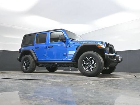 Used 2022 Jeep Wrangler Unlimited Rubicon 4xe w/ Cold Weather Group AWD/4WD image 48