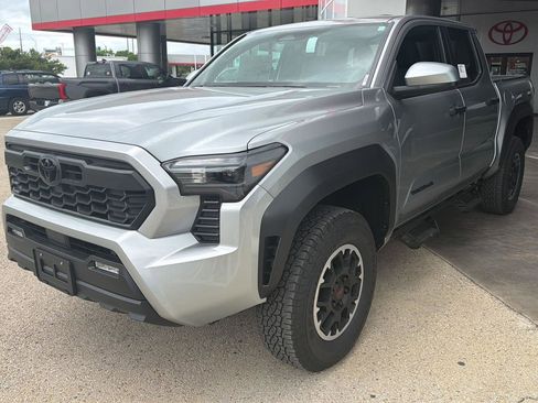 New 2026 Toyota Tacoma TRD Off-Road image 3