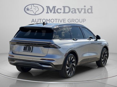 Used 2025 Lincoln Nautilus Reserve w/ Jet Appearance Package AWD/4WD image 6