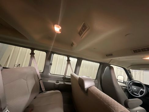 Used 2026 GMC Savana 3500 LT w/ LT Preferred Equipment Group RWD image 15