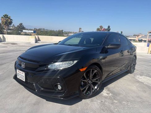 Used 2018 Honda Civic Sport Touring image 3
