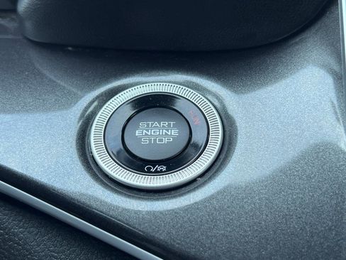 Used 2023 Jeep Grand Cherokee L Laredo image 26