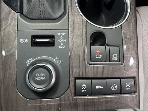 Used 2022 Toyota Highlander Platinum image 25