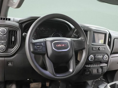 Used 2024 GMC Sierra 2500 Pro AWD/4WD image 9