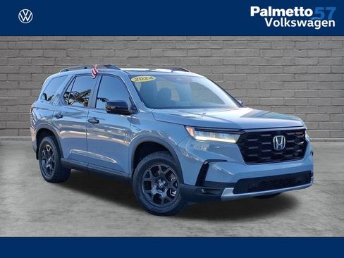 Used 2024 Honda Pilot TrailSport image 1