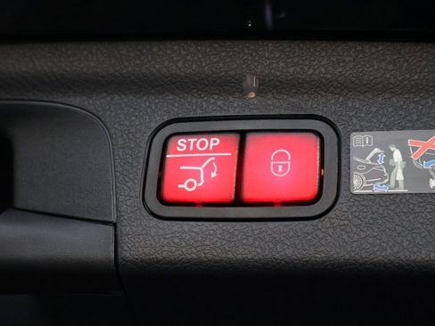 Certified 2025 Mercedes-Benz GLE 350 4MATIC image 18