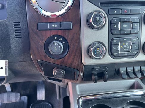 Used 2013 Ford F350 Lariat image 33