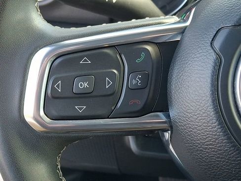 Used 2023 Jeep Wrangler Unlimited Sahara image 22