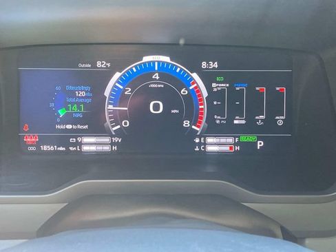Used 2024 Toyota Tundra Platinum AWD/4WD image 16