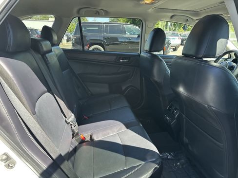 Used 2018 Subaru Outback 2.5i Limited AWD/4WD image 6