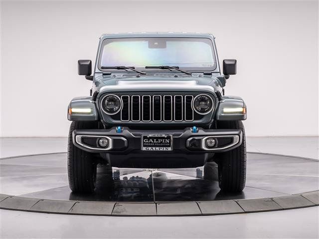 Used 2024 Jeep Wrangler Unlimited Sahara w/ Technology Group AWD/4WD image 8