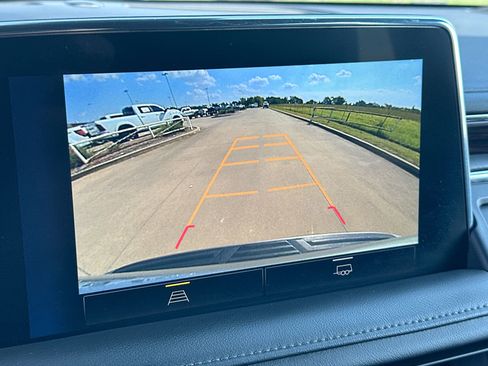 Used 2023 Chevrolet Tahoe LT RWD image 17