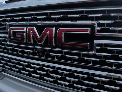Used 2020 GMC Sierra 1500 Denali w/ Denali Premium Package AWD/4WD image 11