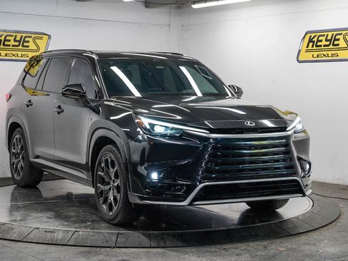 Used 2025 Lexus TX 500h AWD w/ Technology Package image 5