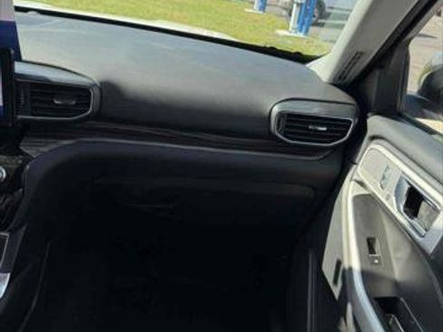 Certified 2022 Ford Explorer Limited w/ Equipment Group 301A image 14