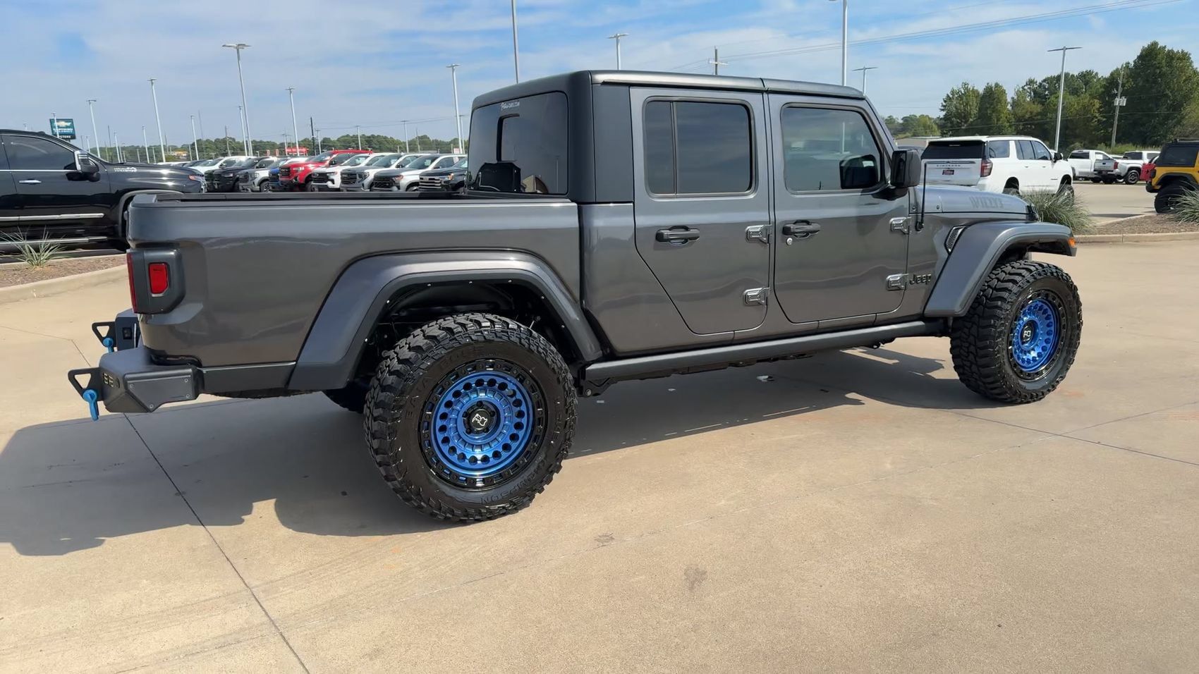 Used 2021 Jeep Gladiator Sport AWD/4WD image 8