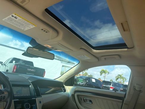 Used 2018 Ford Taurus Limited image 25