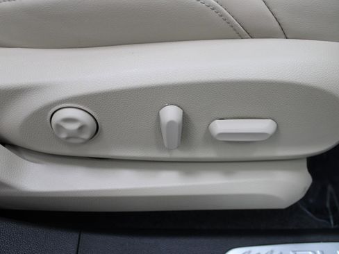 Used 2020 Buick Envision Premium image 32