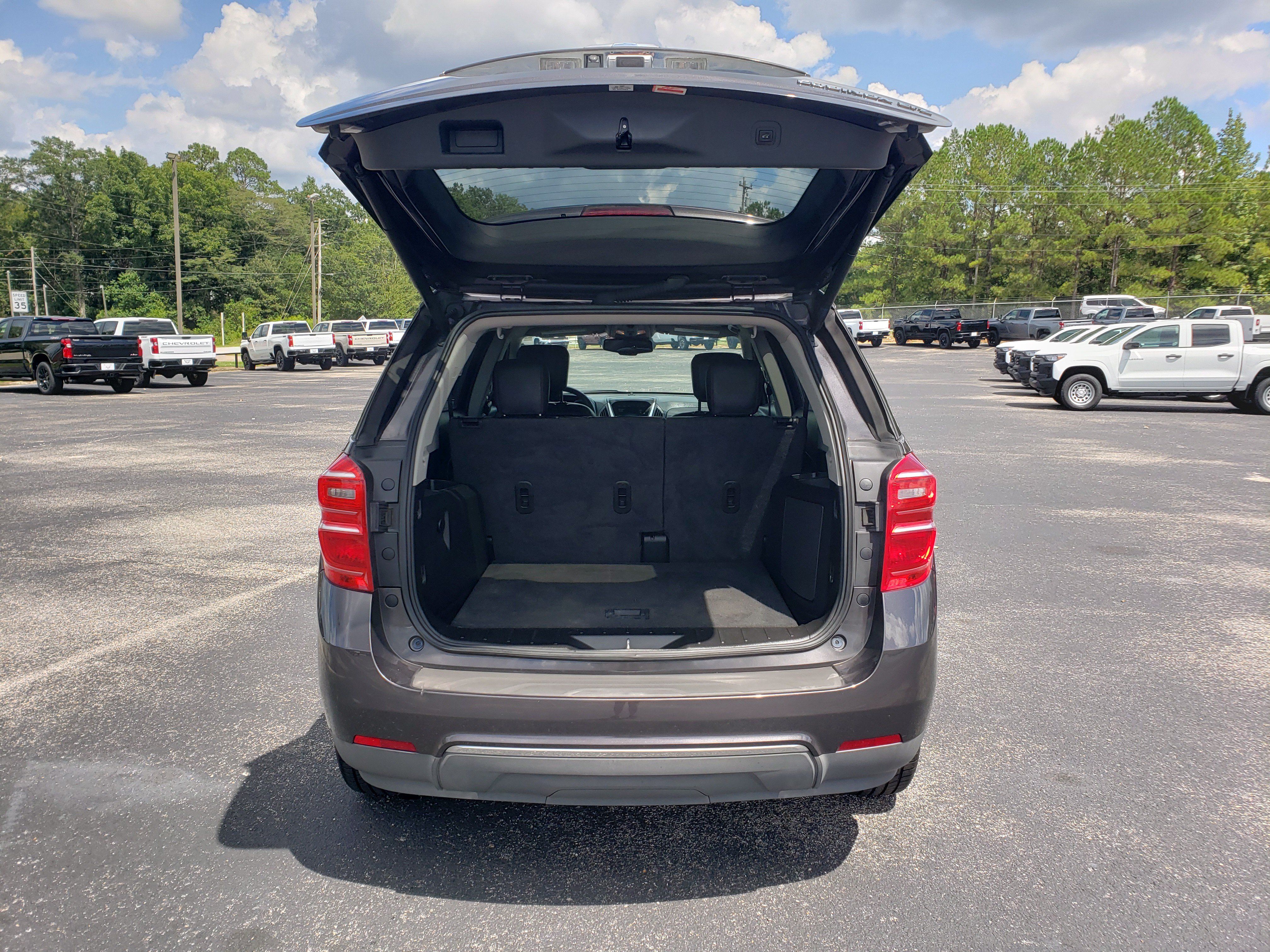 Used 2016 Chevrolet Equinox LTZ w/ Enhanced Convenience Package FWD image 9