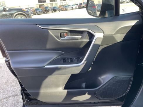 Used 2025 Toyota RAV4 XLE image 20