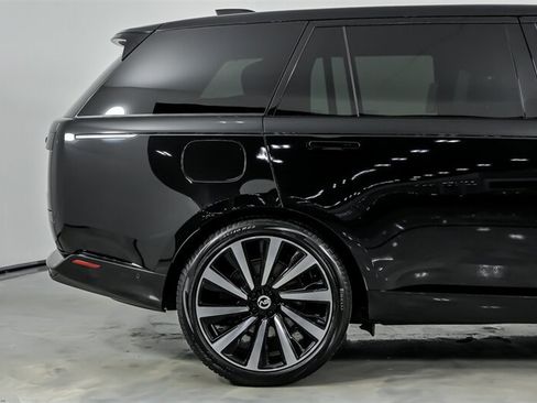 Used 2023 Land Rover Range Rover SV AWD/4WD image 13