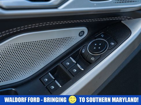 Used 2023 Ford Explorer Limited w/ Limited Technology Package AWD/4WD image 44