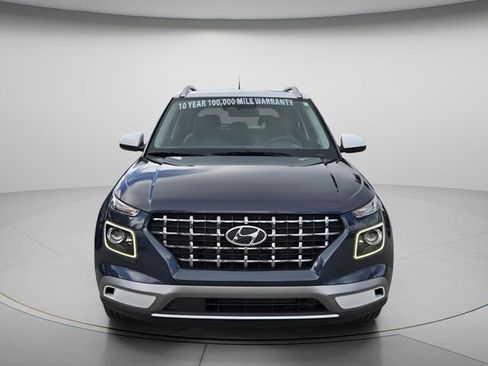 Used 2023 Hyundai Venue Limited w/ Cargo Package FWD image 4