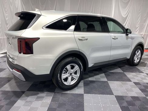 New 2026 Kia Sorento LX FWD image 4
