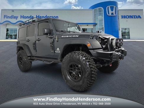 Used 2018 Jeep Wrangler Unlimited Rubicon w/ Connectivity Group image 1