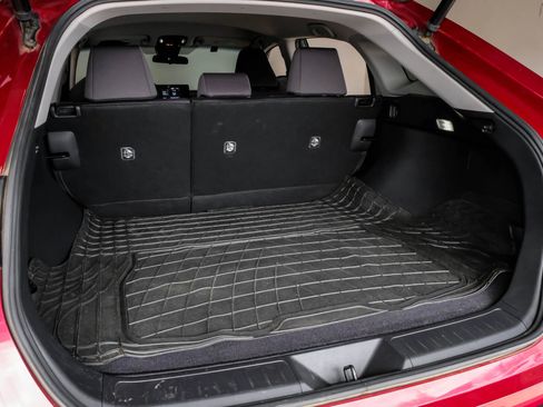 Used 2022 Toyota Venza LE image 62