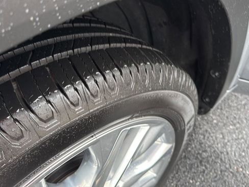 Used 2021 Toyota Highlander Limited image 36