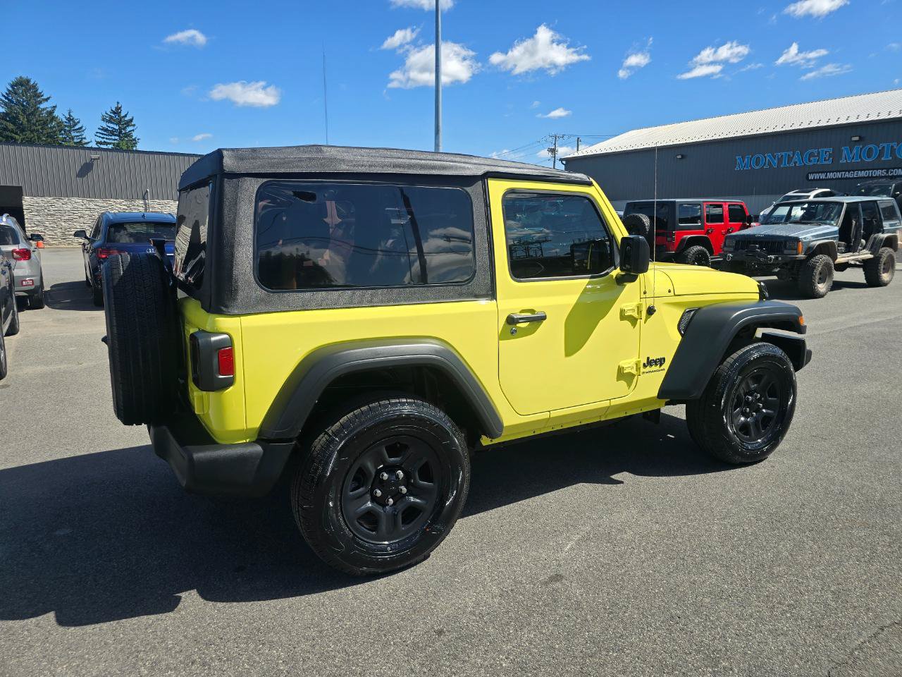 Used 2023 Jeep Wrangler Sport AWD/4WD image 6