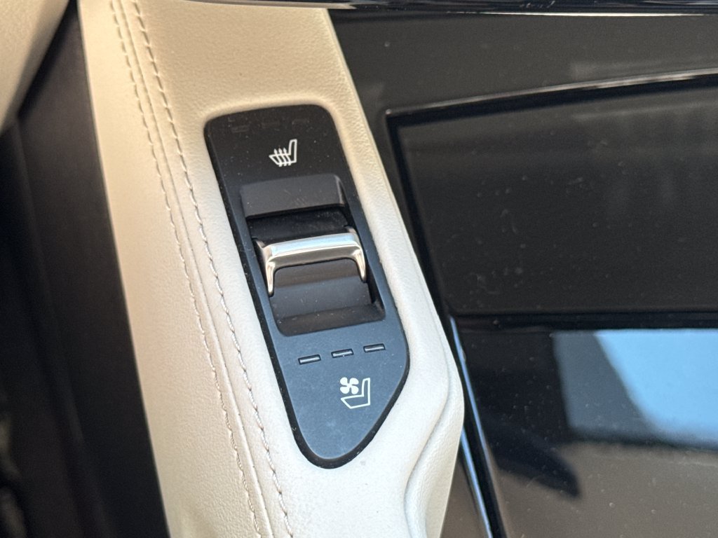 Used 2023 Kia Telluride EX w/ EX Captain's Chair Package FWD image 26