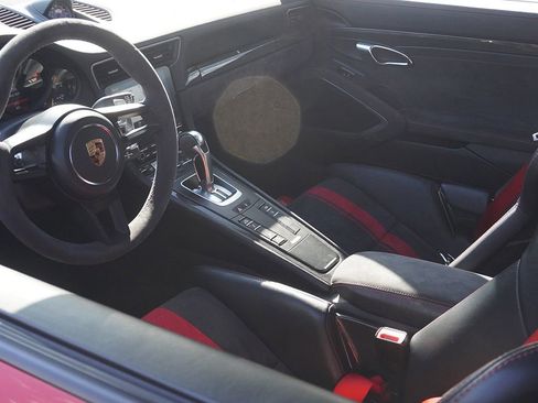 Used 2018 Porsche 911 GT3 RWD image 21