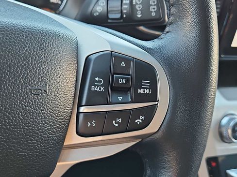 Used 2022 Ford Explorer XLT w/ Equipment Group 202A image 26