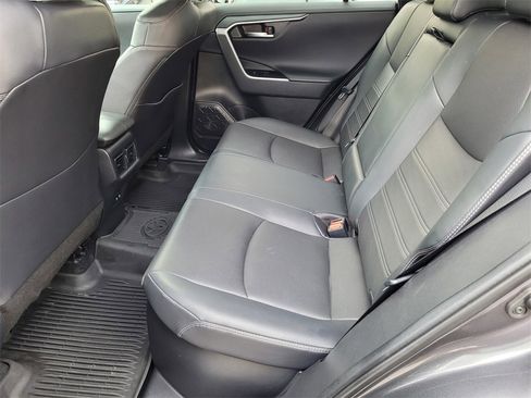Used 2021 Toyota RAV4 Limited image 8