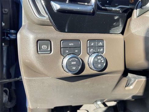 Used 2022 GMC Sierra 1500 SLT image 22